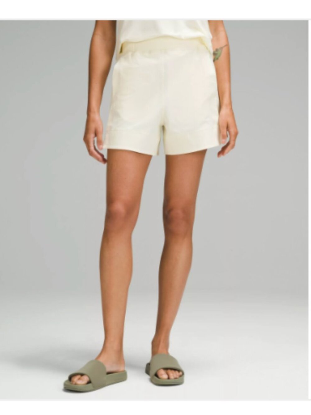 Lululemon Stretch Woven Relaxed-Fit High-Rise Short 4" Sundance Size M